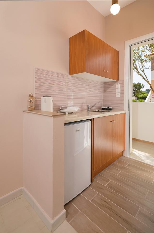 Mare Blu Studios & Suites Laganas Exterior photo